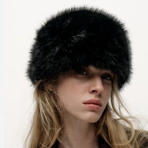 Zara Elegant Black Fur Hat